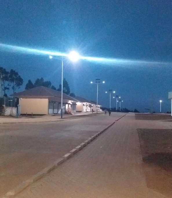 鄠邑区非洲科特迪瓦太阳能路灯工程